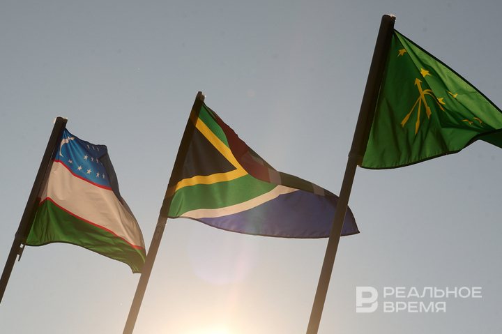 Более 2 тыс. чиновников из Узбекистана уйдут с должностей из-за ИИ