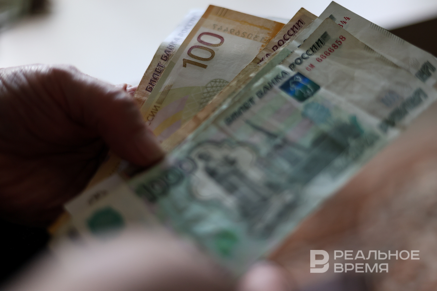 В Татарстане мужчину обвинили в попытке дать взятку судебному приставу