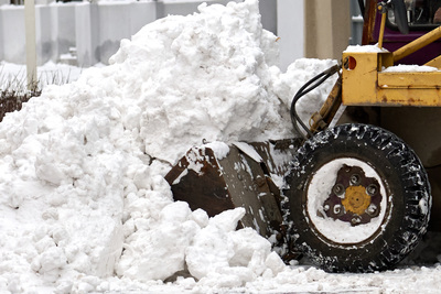 Глава двух районов Казани попросил автовладельцев освободить улицы от машин перед уборкой снега