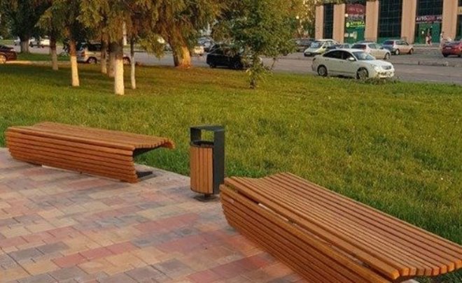 В Нижнекамске на улицу Баки Урманче вернули скамейки
