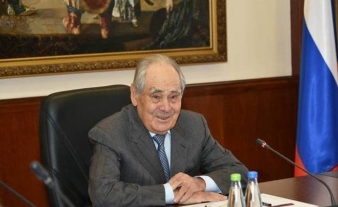 Минниханов наградил Шаймиева медалью 100-летия ТАССР