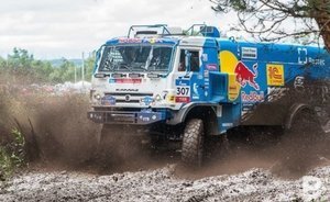 Экипаж Николаева команды «КАМАЗ-мастер» сохранил лидерство в «Дакаре» после десятого этапа