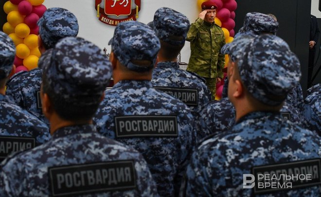 «Известия»: кабмин поддержал сохранение рабочих мест за добровольцами Росгвардии