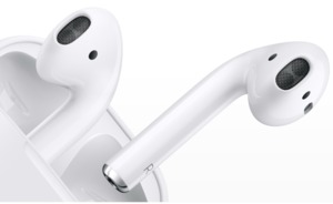 Беспроводные наушники Apple AirPods поступят в продажу на следующей неделе