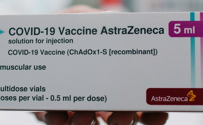 Вакцину AstraZeneca переименовали в Vaxzevria