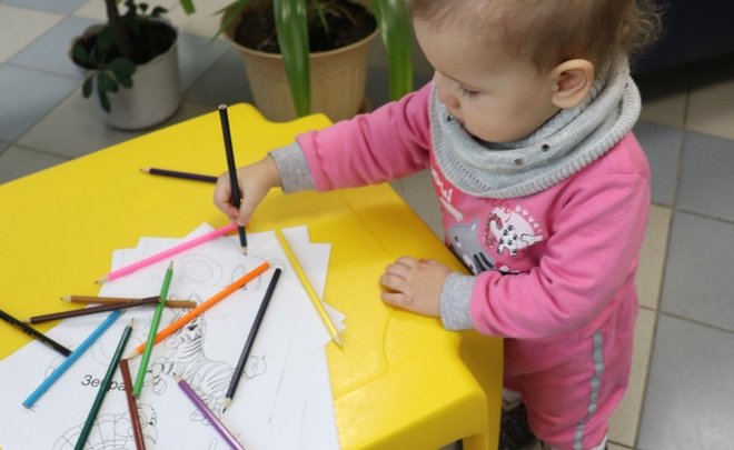 С января этого года родители не будут терять пособие по уходу за ребенком — Соцфонд РФ