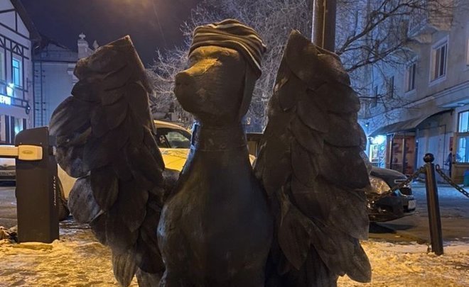 В Казани сломали крылья скульптуре, посвященной выброшенным животным