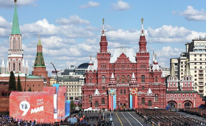 В Москве и в Казани начался парад Победы