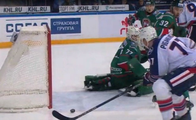 «Нефтехимик» разгромил «Ак Барс» со счетом 3:0