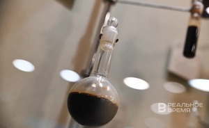 Цена нефти марки Brent опустилась ниже $77 за баррель