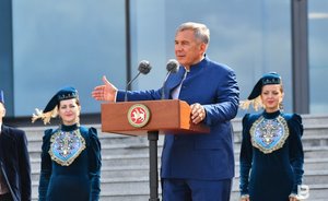 Минниханов поздравил татарстанцев с Днем знаний