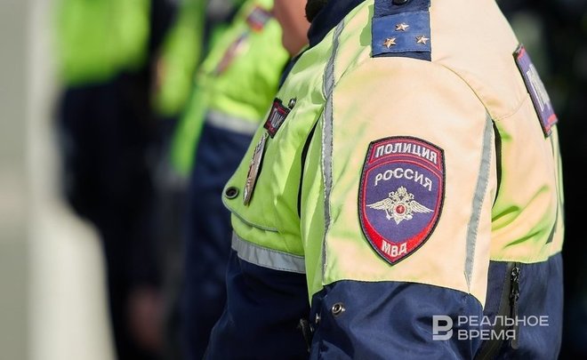 В Казани ГИБДД взяло на контроль незаконную «парковку» на автобусной полосе по улице Глушко