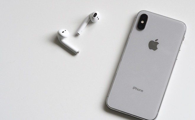 Аналитики: рост продаж смартфонов в России в 2018 году замедлится в штуках и ускорится в деньгах