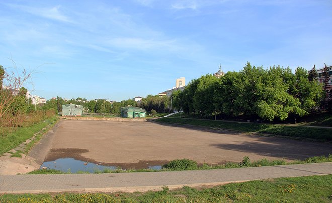 В парке «Черное озеро» зальют каток на 6 тысяч квадратных метров