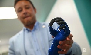 Онлайн-терапевт и разработчик киберпротезов вошли в перечень перспективных профессий будущего