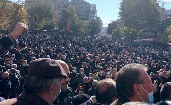 Итоги дня: отставка главы ФАС, армяне прогоняют Пашиняна, скандал с кадетами в Куркачах