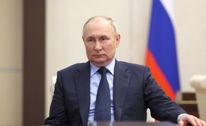 Владимир Путин: Россия перестает быть «страной-бензоколонкой»