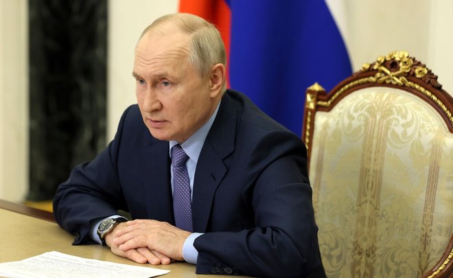 Итоги дня: Путин о гордости за Казань, нобелевка «за борьбу против угнетения женщин», рост числа банкротств