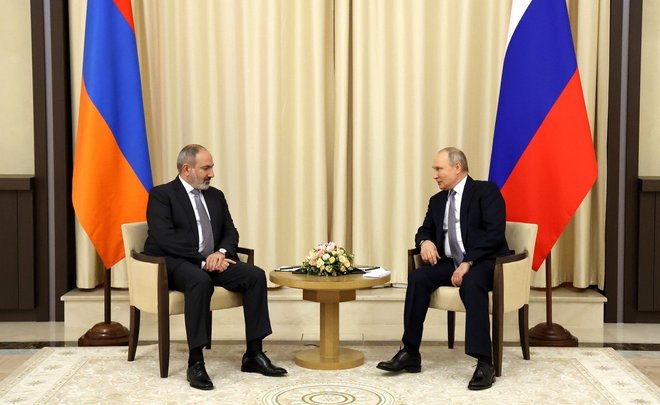 Путин и Пашинян договорились активизировать контакты Москвы, Баку и Еревана