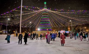 При поддержке «Казаньоргсинтеза» открылась главная елка Московского и Кировского районов Казани