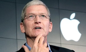 Глава Apple Тим Кук сравнил стоимость IPhone X и чашки кофе