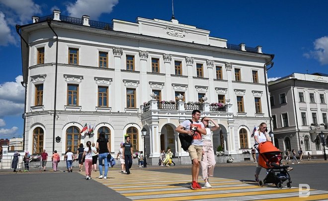 «Будем пресекать порчу газонов и несанкционированную торговлю»: в Казани выписали 217 млн рублей штрафов