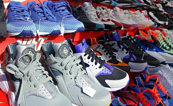 В казанском магазине обнаружили контрафактную обувь Adidas и New Balance