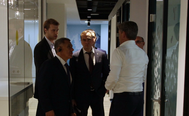 Минниханов посетил в Москве новый офис Сбербанка