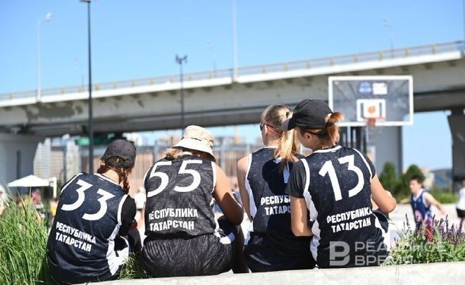 В Казани атлеты установили рекорд, сдвинув с места КАМАЗы