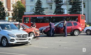 На улице Ершова в Казани из-за ДТП образовалась пробка