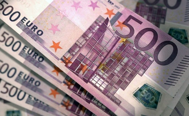 На Мосбирже курс евро поднялся до 89 рублей