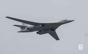 Над центром Казани пролетел бомбардировщик Ту-160 «Белый лебедь»