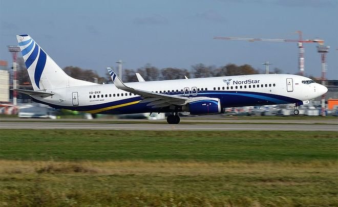 Посадка в Красноярске самолета с трещиной в лобовом стекле прошла в штатном режиме