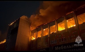 В Бурятии сгорел торговый центр