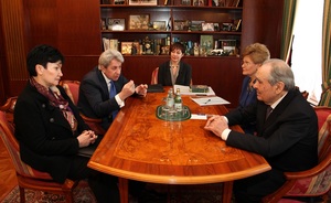 Шаймиев обсудил с представителями ЮНЕСКО проведение конференции в Казани
