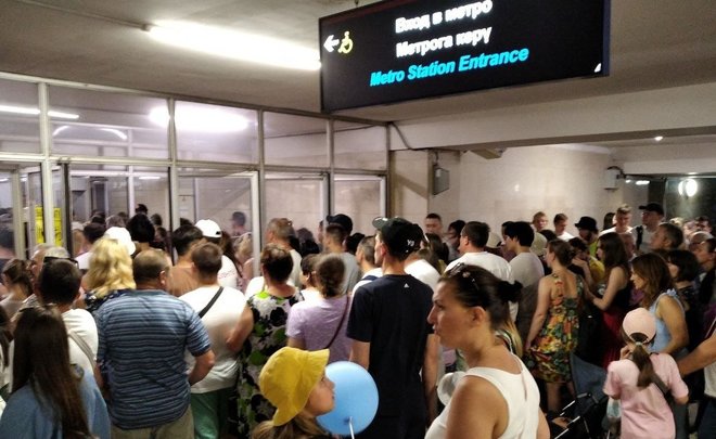 В Казани после праздника «Я выбираю небо!» образовались толпы у метро — фото