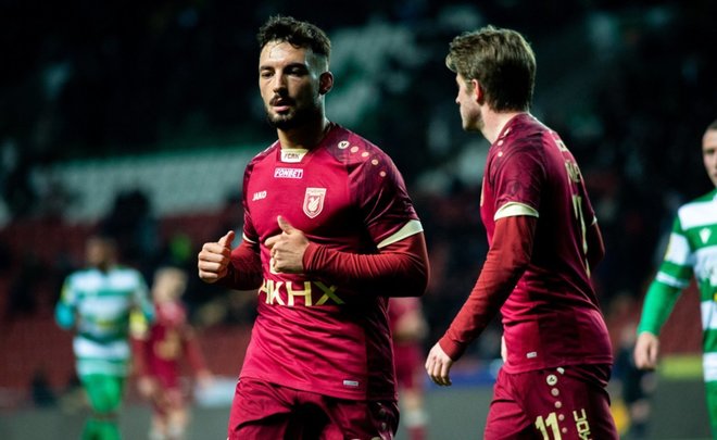 «Рубин» приостановил действие контрактов с двумя полузащитниками