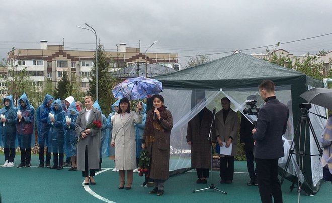 Родители и ученики казанской гимназии №175 собрались почтить память погибших