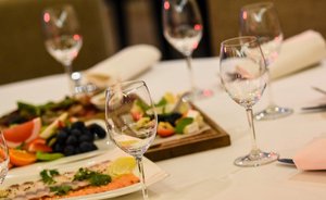 В России начало эксперимента по онлайн-продаже вина перенесли на 31 марта 2022 года