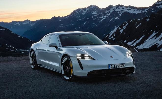 Porsche показал первый электромобиль