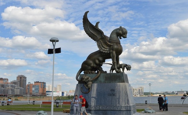 Завтра Рустаму Минниханову презентуют крылатых барсов и зилантов у «Чаши»