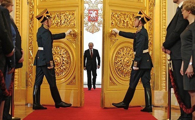 Путин официально вступил в должность президента РФ