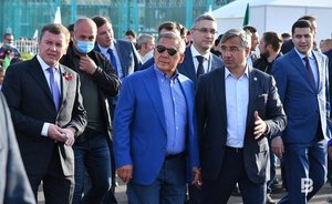 Минниханов посетил праздничные соревнования на казанском ипподроме