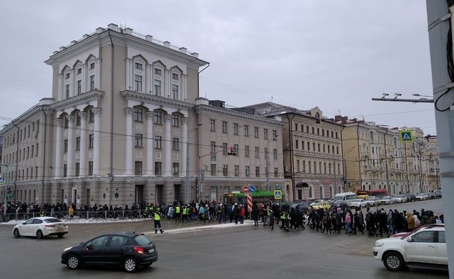 Meriya Kazani Oprovergla Fejki O Slezhke Uk Za Akciyami S Fonarikami Realnoe Vremya