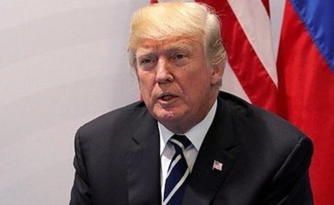 Трамп сначала ретвитнул, а потом удалил видео с расистским лозунгом