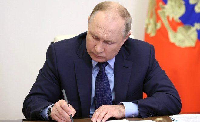 Путин подписал указ о дополнительных мерах поддержки семей военнослужащих, участвующих в спецоперации