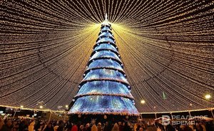 Основную новогоднюю иллюминацию в Казани могут оставить до марта