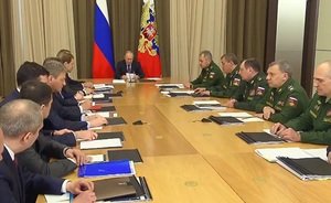 Путин поручил подготовить предприятия к увеличению производства оборонной продукции