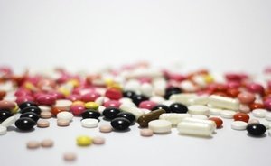 Госдуму попросили увеличить бюджет на закупку препаратов для ВИЧ-инфицированных