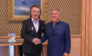 Раис Татарстана встретился с художественным руководителем группы «Ялла» Фаррухом Закировым